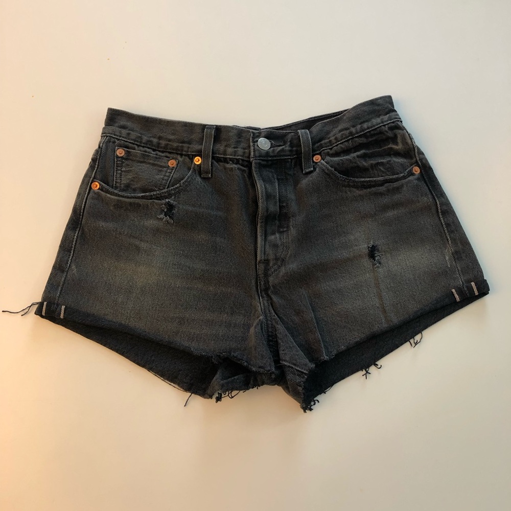 Levi’s wedgie fit shorts
